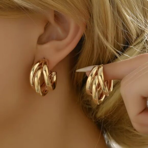Chunky Lightweight Hoop Earrings - Picture 8 of 8